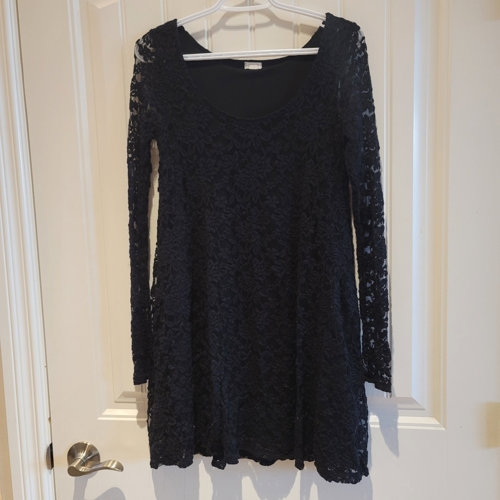 💥4 for $25💥 Garage long sleeve black lace dress